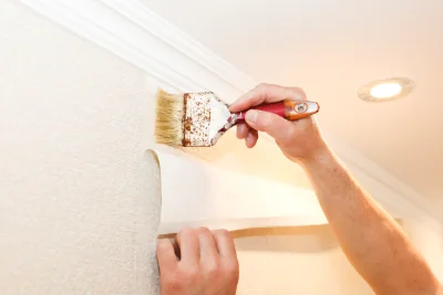 Pose de papier peint à Sainte-Ramée — revêtements muraux et toiles de verre